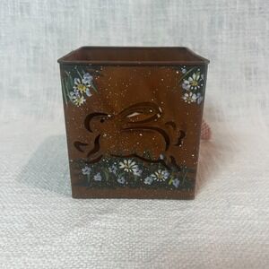 Vtg Bunny Cut Out Floral Detail Tin Candle Holder Handle Speckled Seasonal Decor